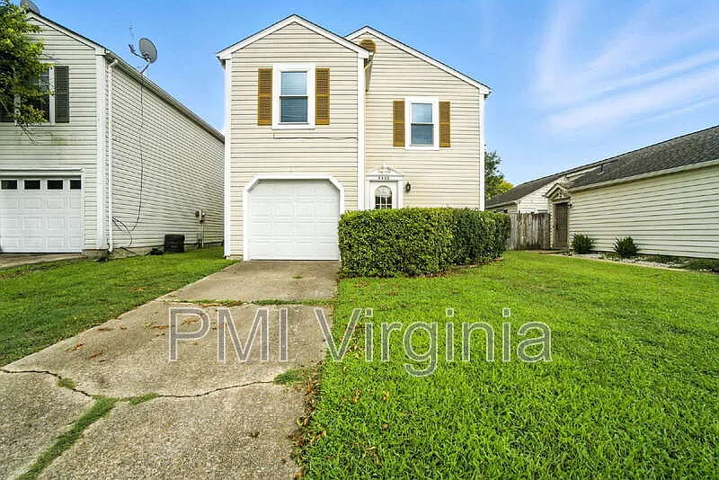 3 bed, 2.5 bath, 1480 sqft, $2,200 — Photo 2