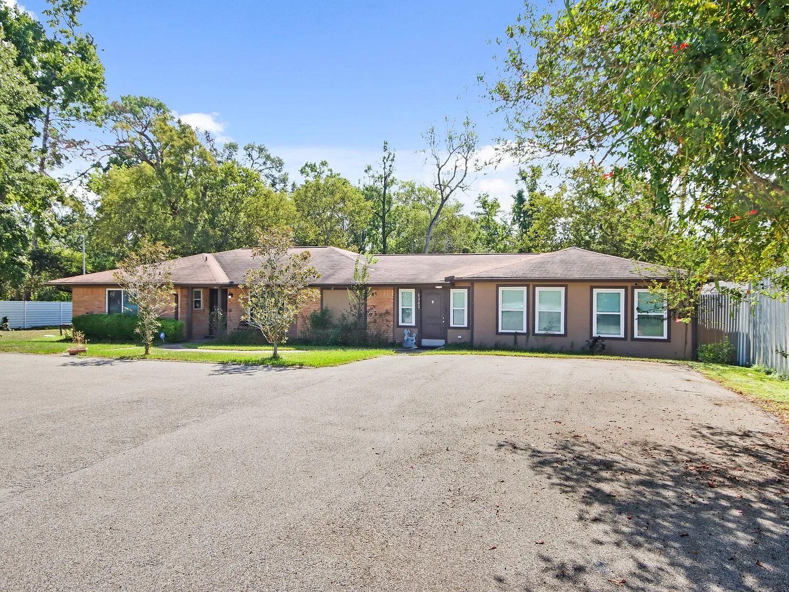4 bed, 3.0 bath, 2605 sqft, $2,500 — Photo 3