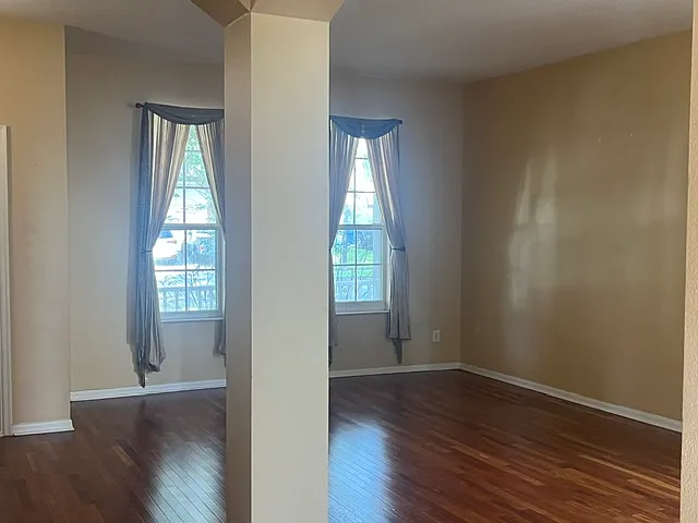 9785 Bennington Chase Dr — Photo 6