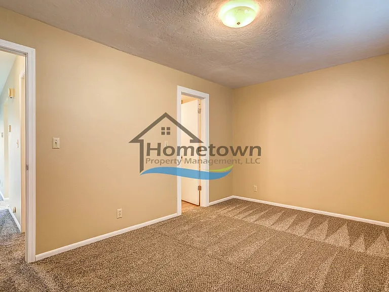 2432 & 2433 E Stowe Ct — Photo 40