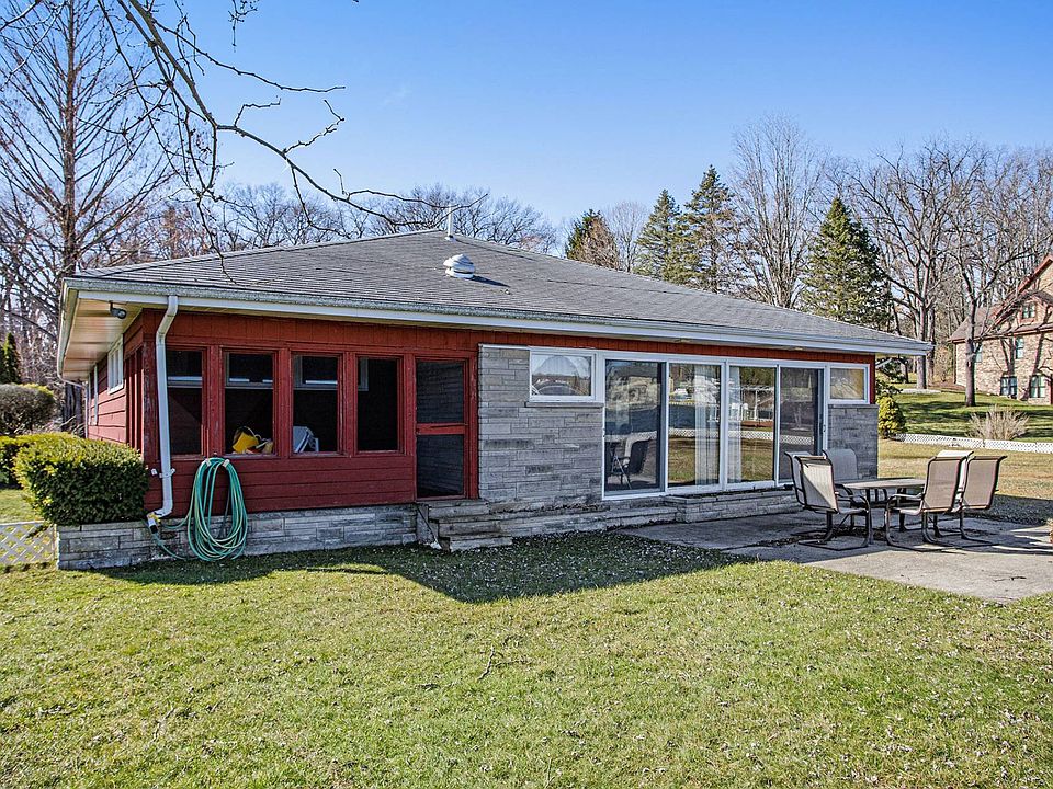 55049 Indian Trl, Eau Claire, MI 49111 Zillow