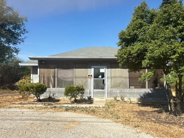 701 N Newark St, Decatur, TX 76234