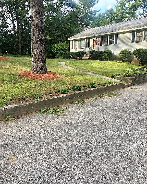 1st image of 7 Beech Hill Dr
