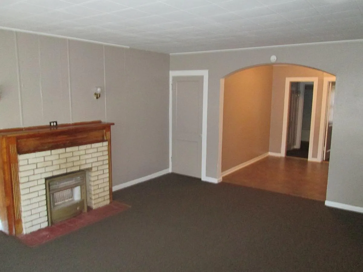 2 bed, 950 sqft, $1,100 — Photo 2