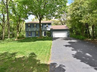 710 Timbers Trl, Saint Charles, IL 60174