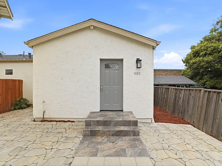 1802 Ponca Ct — Photo 8