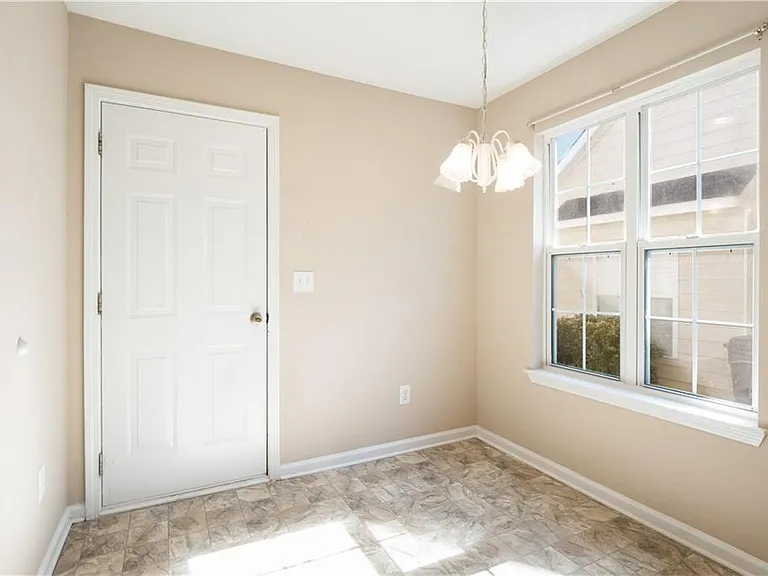 4209 Zephyrhills Dr NW — Photo 9