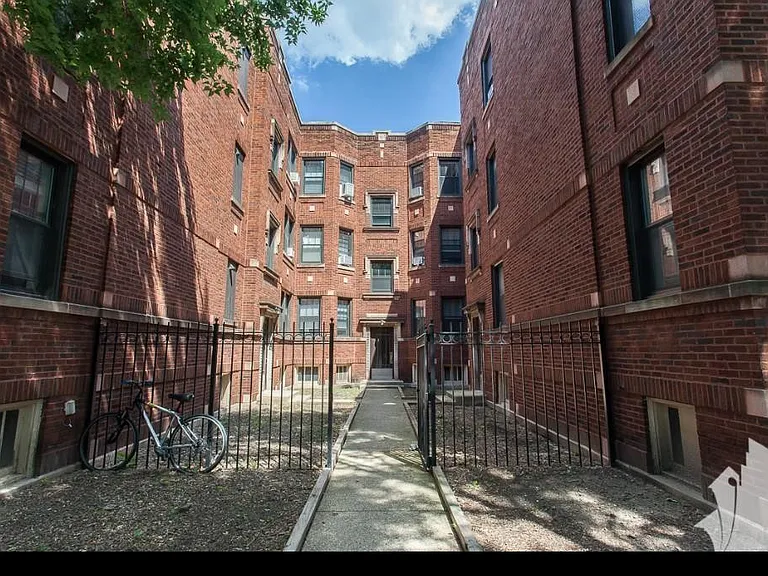 4725 N Leavitt St #4715-2 — Photo 1
