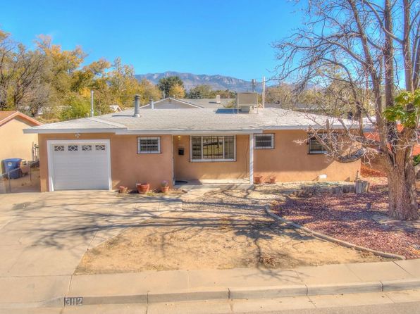 3112 Cuervo Dr NE