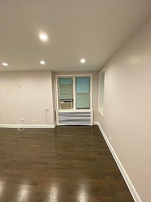 3rd image of 6435 Yellowstone Blvd APT 6L