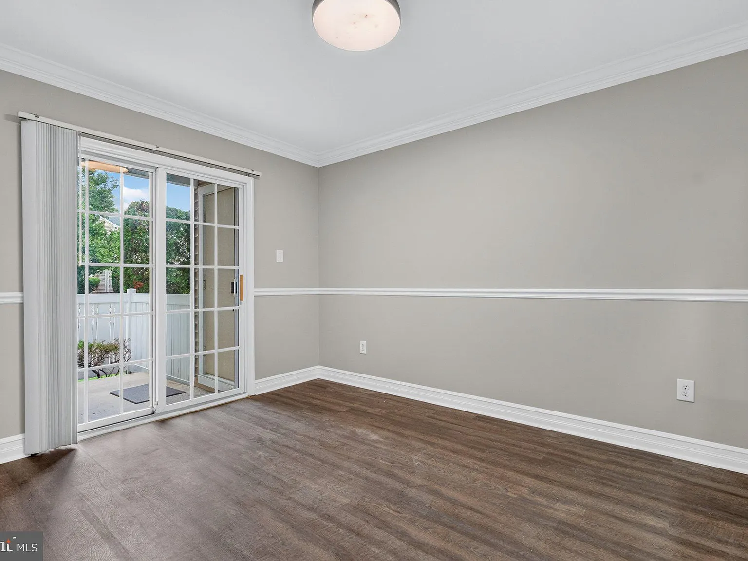 2 bed, 2.5 bath, 1387 sqft, $2,500 — Photo 4