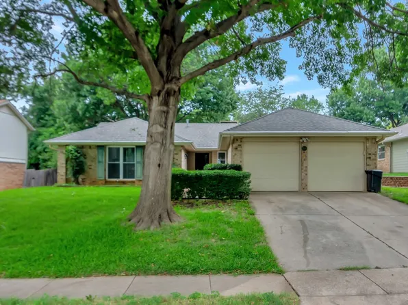 710 Dickey Dr, Euless, TX 76040