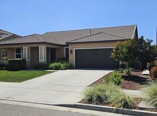 2901 S Oakhurst Ct, Visalia, CA 93292