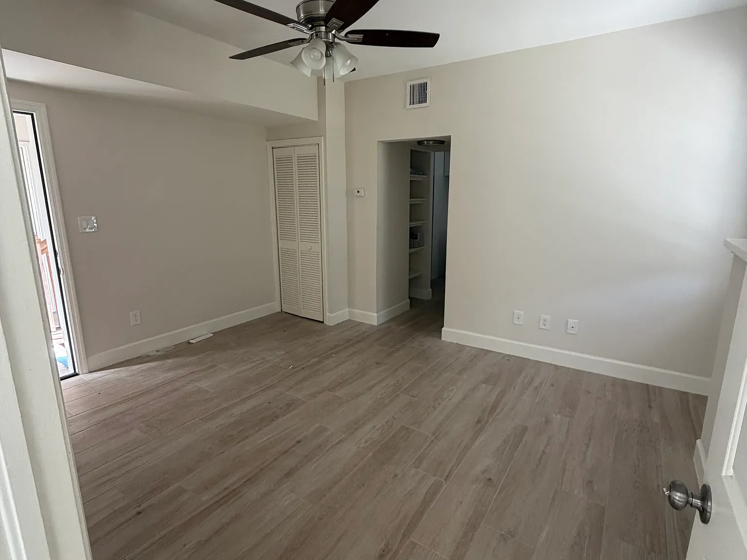 1 bed, 450 sqft, $950 — Photo 2
