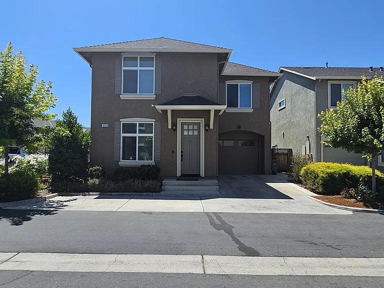 120 Springtime Cir — Photo 1
