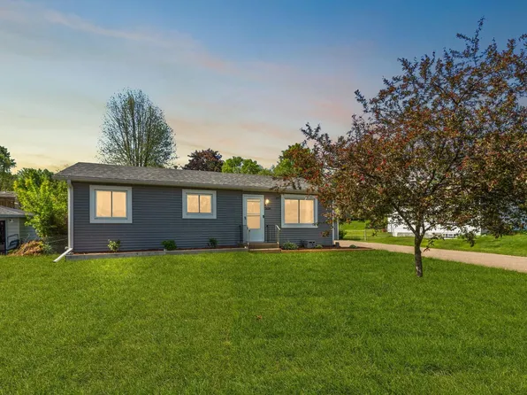 3634 77th St E, Inver Grove Heights, MN 55076