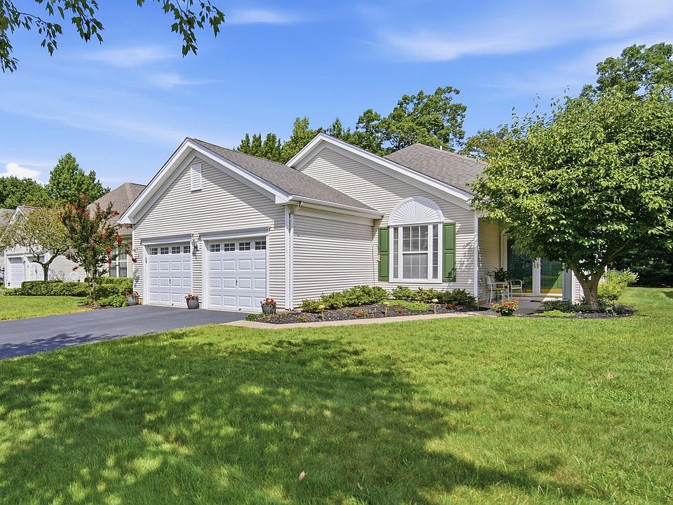 1st image of 54 Pembrooke Way