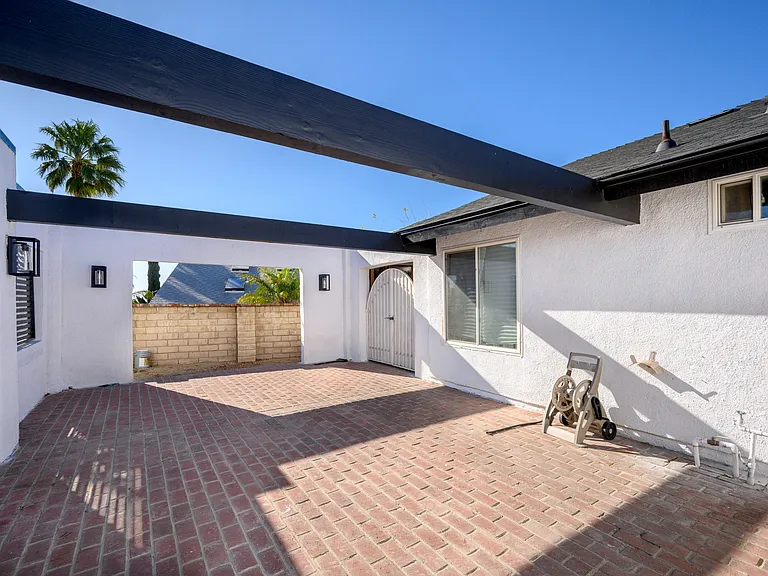 13945 Breger Ave — Photo 41
