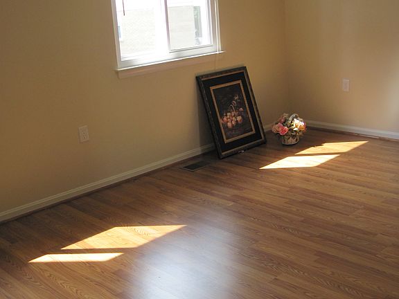 3rd image of 6048 Bonnie Bern Ct