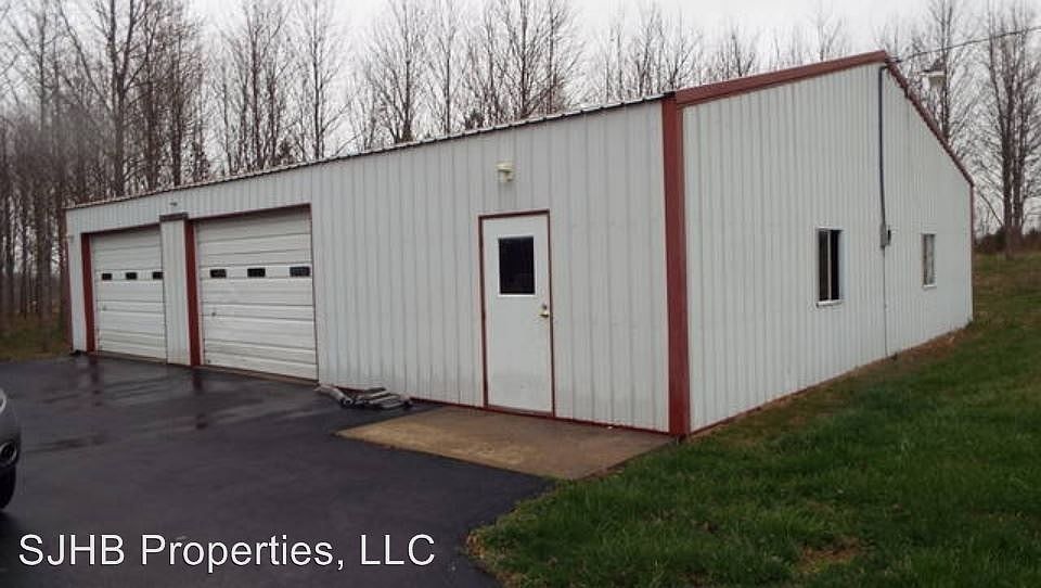 2nd image of 1820 Davis Rd