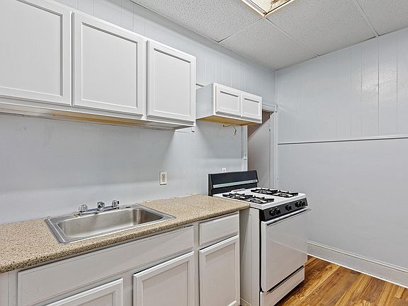 2nd image of 209 N Broom St #1