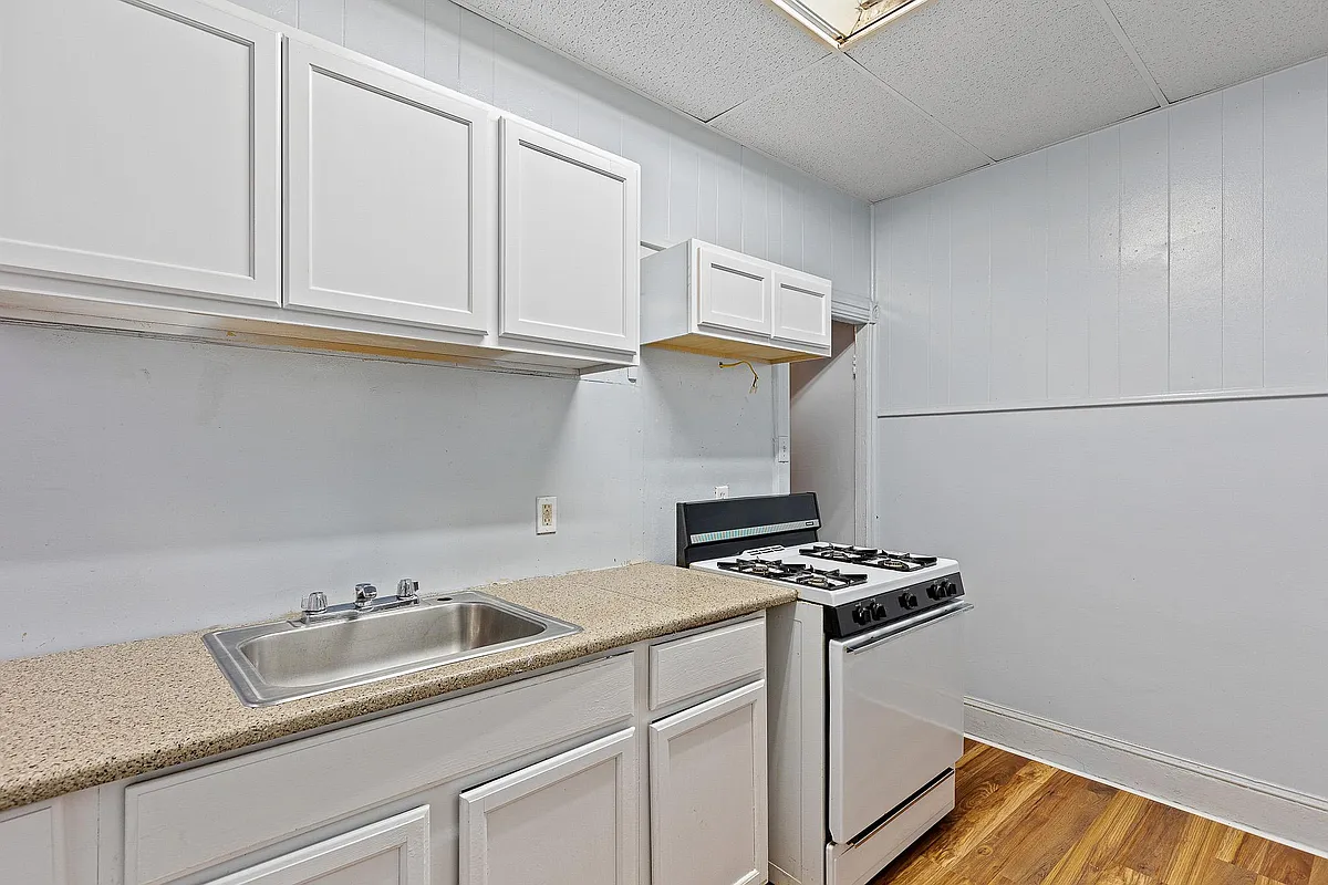 Building Photo - 209 N Broom St #1