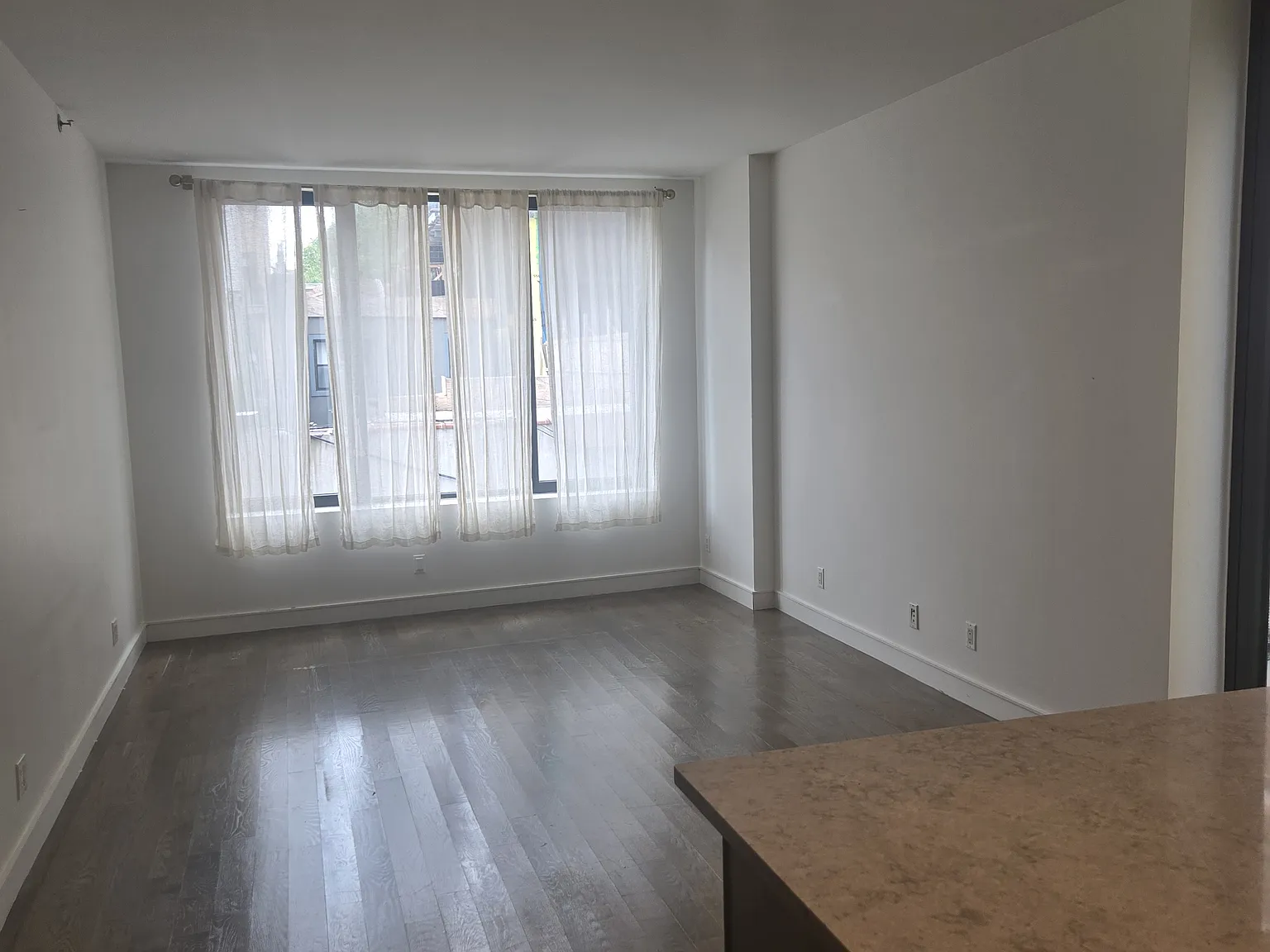 186 21st Street — Photo 4