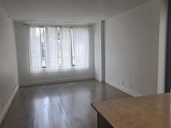 4th image of 186 21st St #2C