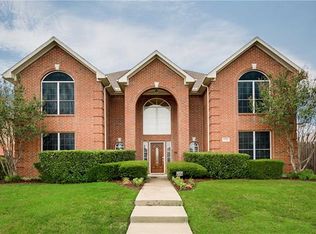 2726 Kingswood Blvd, Grand Prairie, TX 75052
