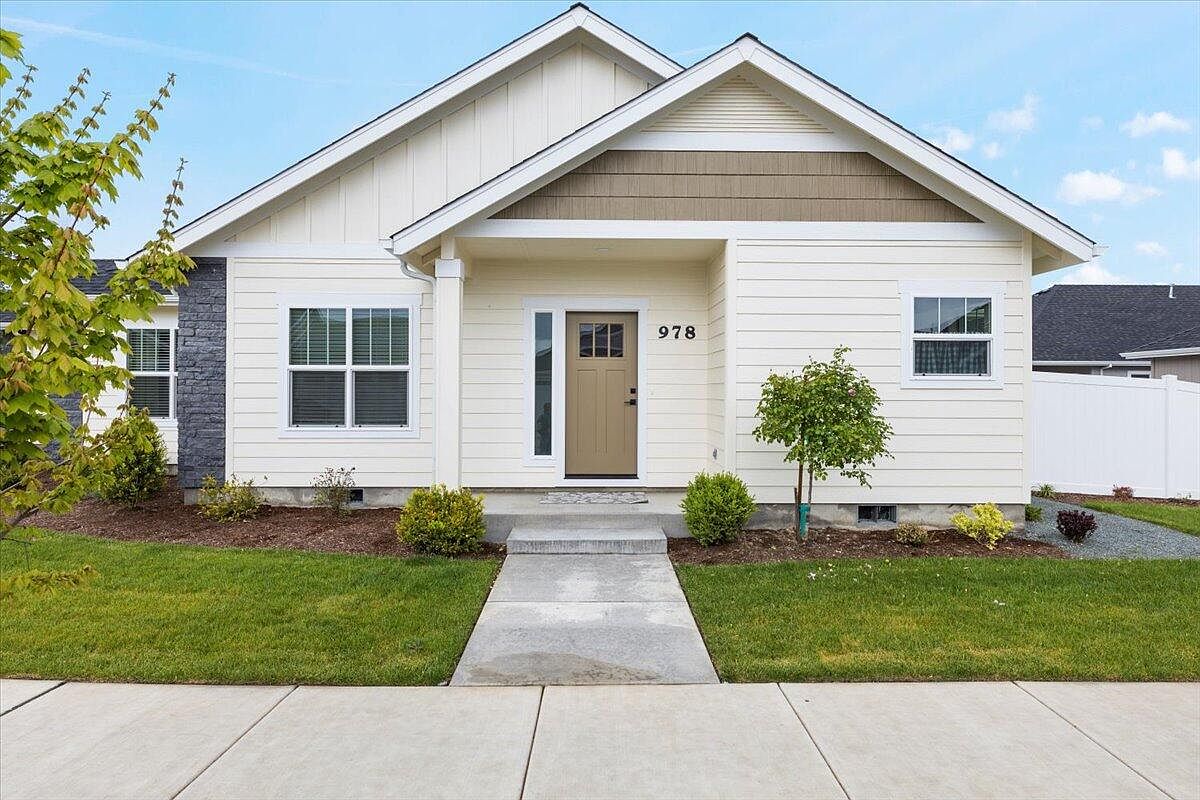 978 SW Blackberry Ln, Grants Pass, OR 97527 MLS 220182192 Zillow