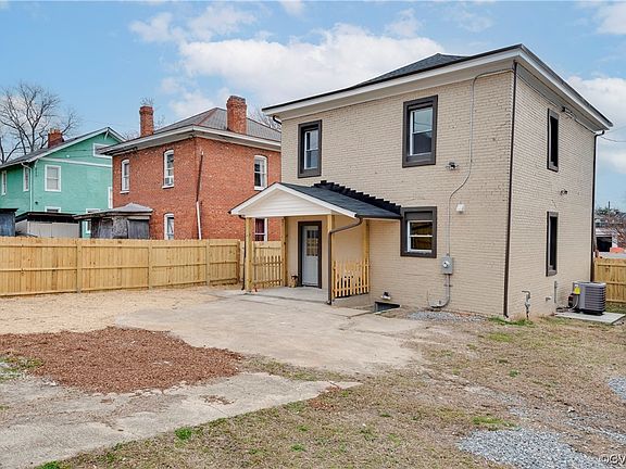 5th image of 3006 3rd Ave
