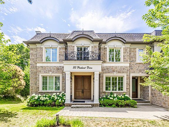 3rd image of 302 Pinehurst Dr