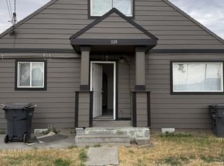 320 N 9th St, Sunnyside, WA 98944
