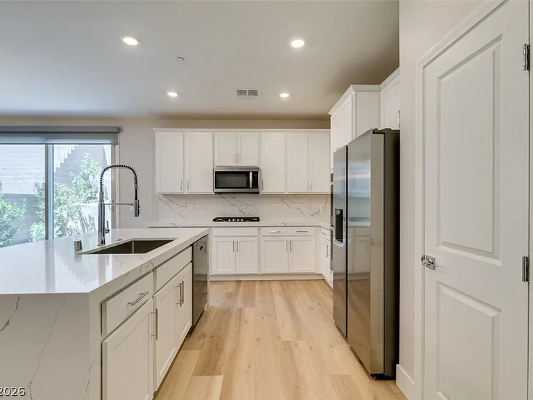 1599 Pacific Baza St — Photo 23