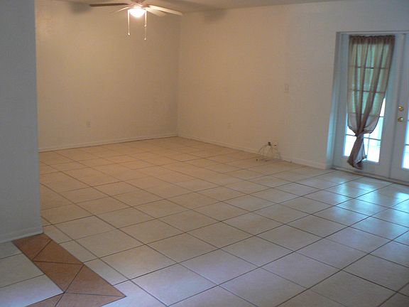 4th image of 2415 N Sparkman Ave APT A