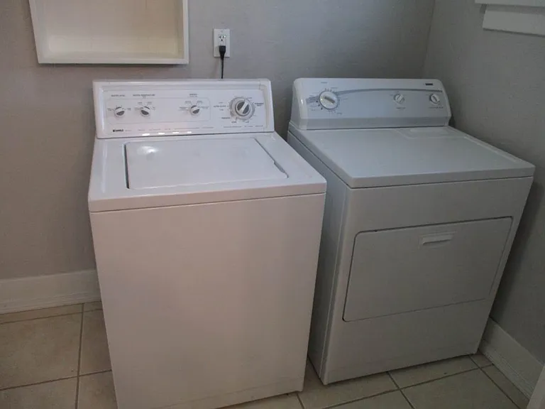 4826 S Park Ave — Photo 14