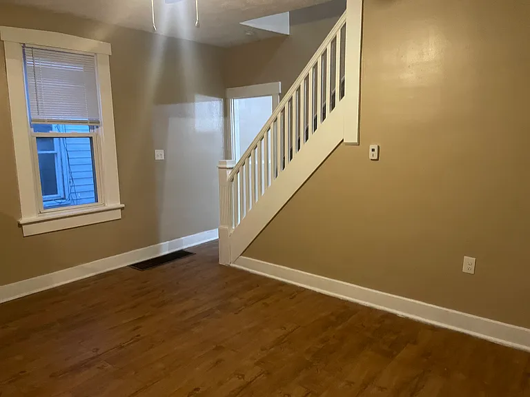 69 Alaska St — Photo 4
