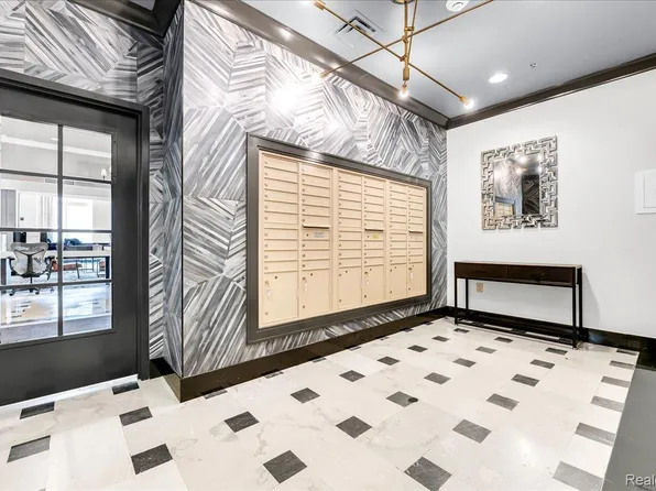 525 W Lafayette Blvd Unit 11D, Detroit, MI 48226