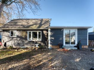 625 Sydenham St, Essex, ON