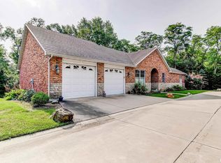 2330 Chatham Rd, Springfield, IL 62704