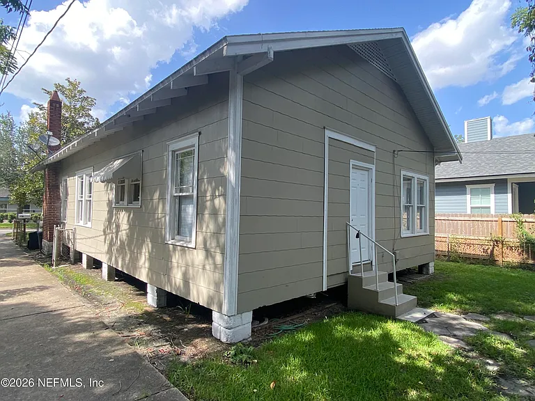 2316 Gilmore St — Photo 14