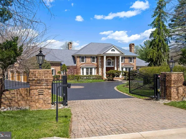 8925 Harvest Square Ct, Rockville, MD 20854