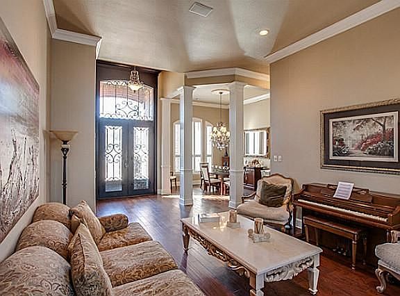 2nd image of 503 Glenbrook Ct