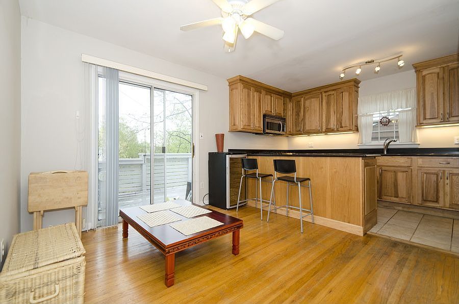 Updated eat-in-kitchen