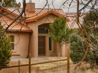 4 Blue Jay Rd, Tijeras, NM 87059