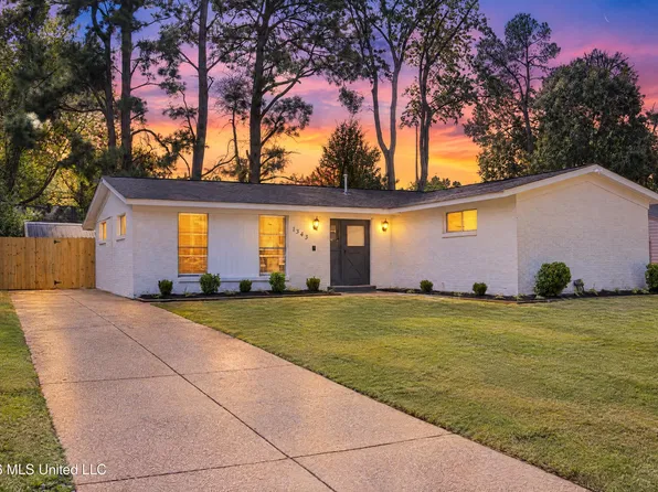 1343 Vicksburg Dr, Southaven, MS 38671