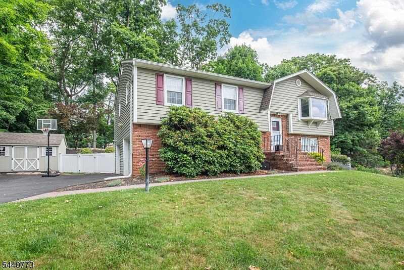 1st image of 646 Reba Rd