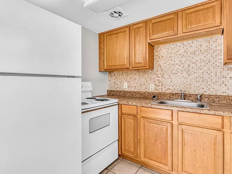 2121 University Blvd S #2121 — Photo 9