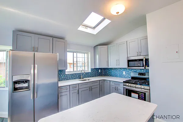 Sold by Chantior Real Estate LLC | media 25