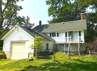 7908 Mill St, Richmond, IL 60071